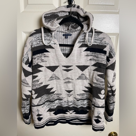 AMERICAN EAGLE Aztec V Neck Sweater Hoodie Size Medium - Picture 3 of 9